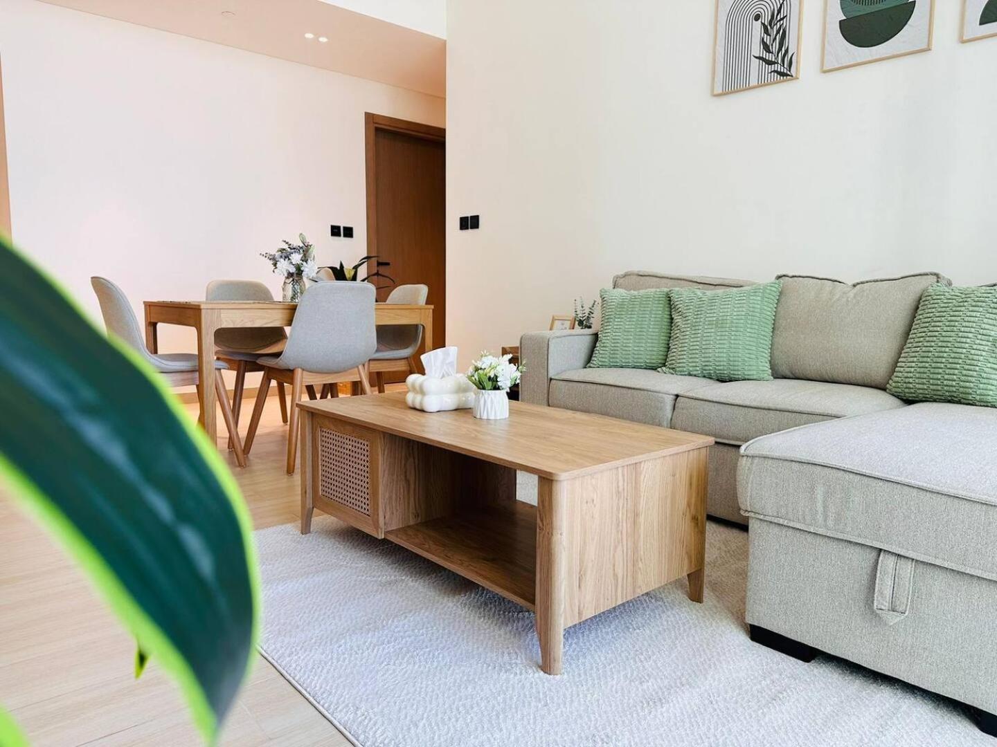 Appartement Brand New 2-bedroom With Balcony *