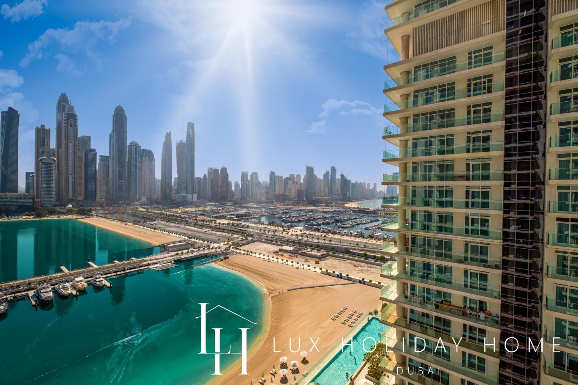 Lux The Marina Vista Beachfront 4 Appartement