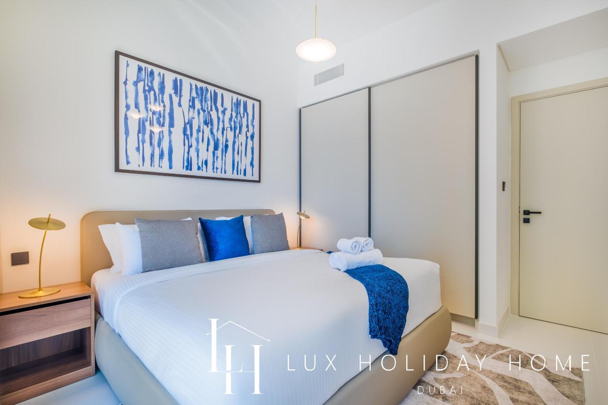Lux The Marina Vista Beachfront 4 *