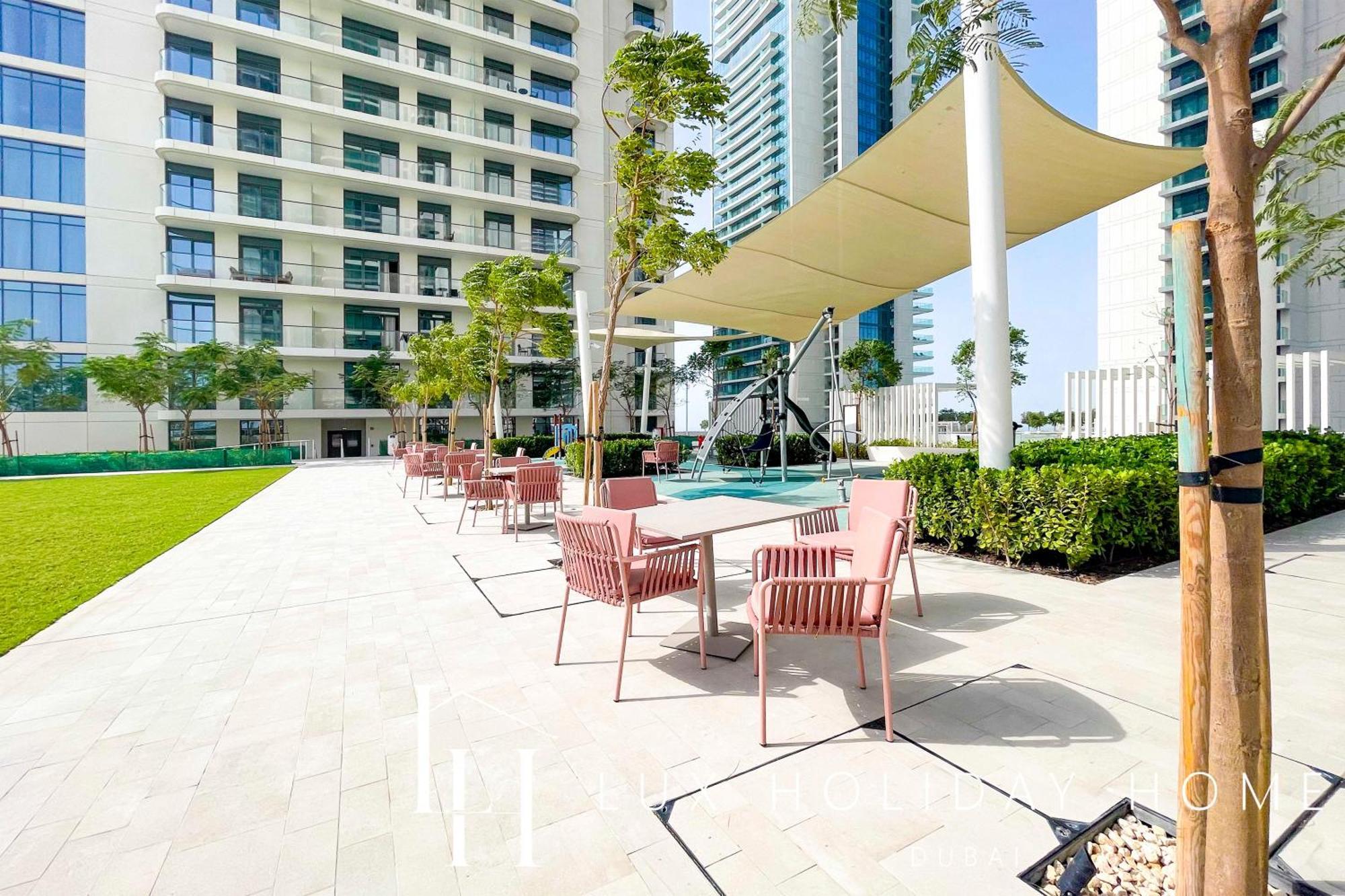Lux The Marina Vista Beachfront 4 *