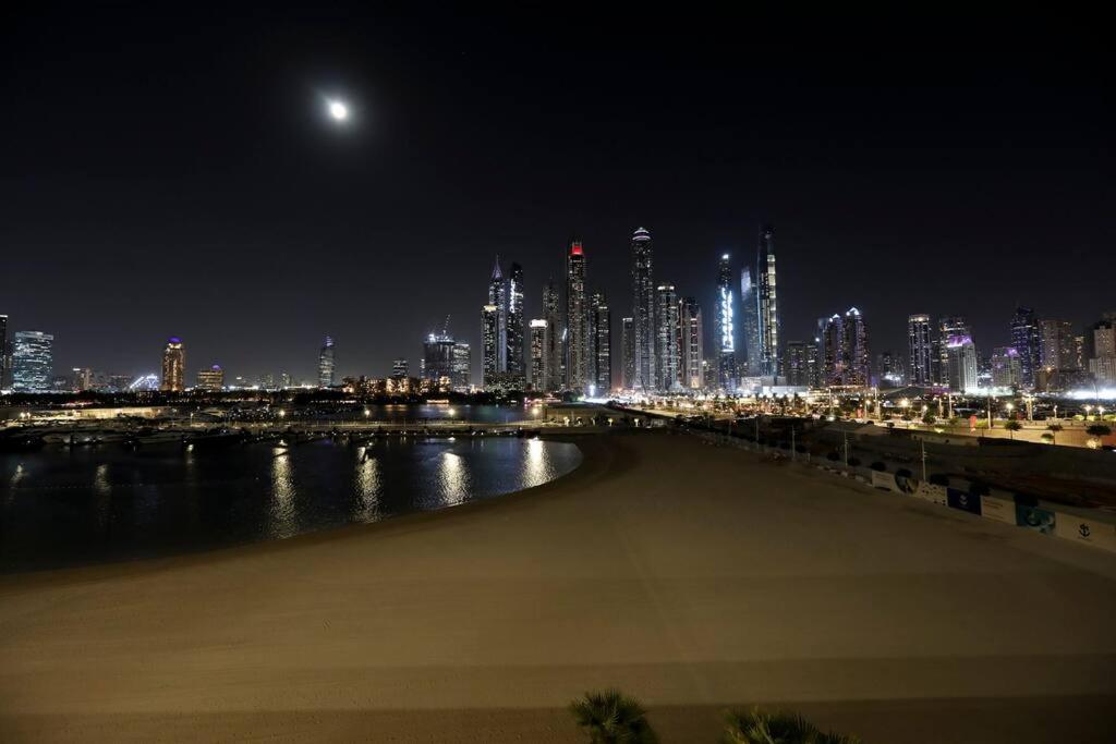 Appartement 1br Beachfront With Sun Loungers At Palm Jumeirah *