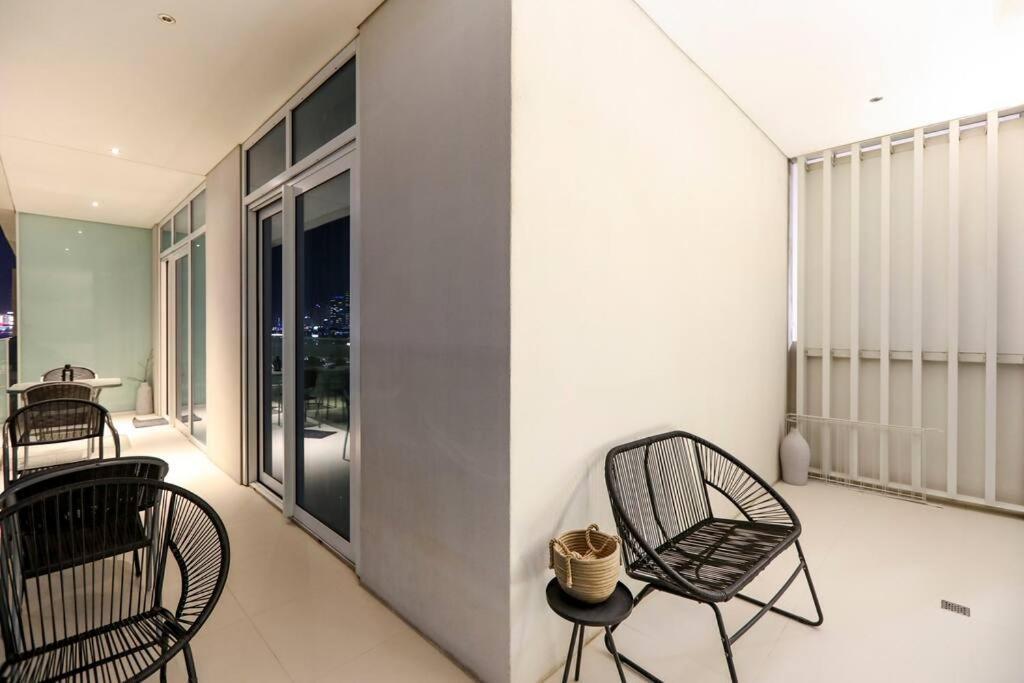 1br Beachfront With Sun Loungers At Palm Jumeirah Appartement Dubaï
