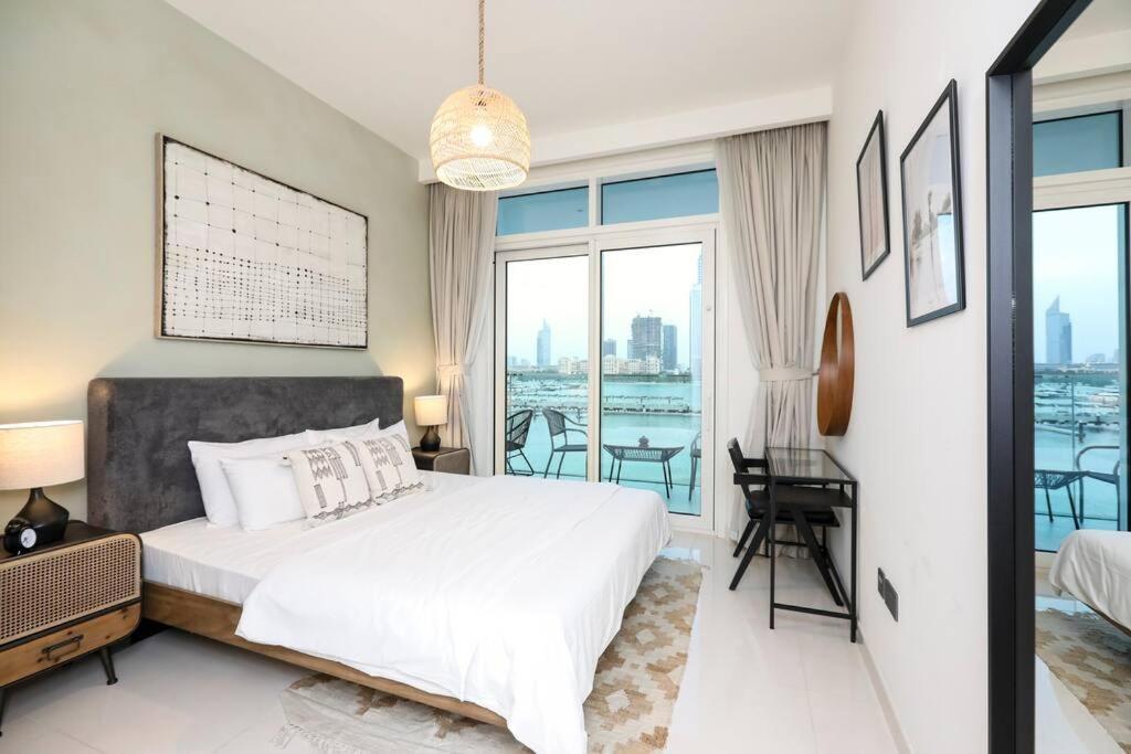 1br Beachfront With Sun Loungers At Palm Jumeirah Appartement Dubaï