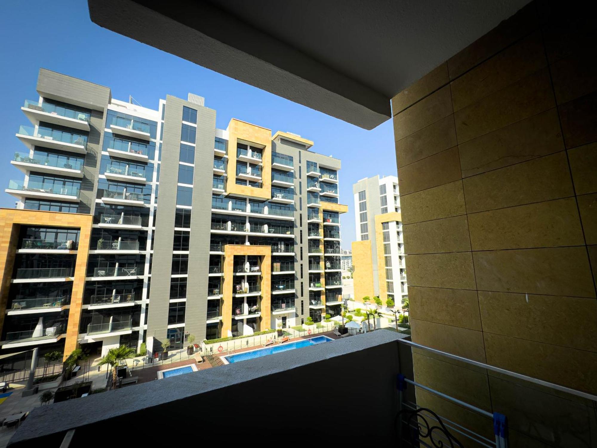 Apartamento Lavish 10 Min Downtown Dubai