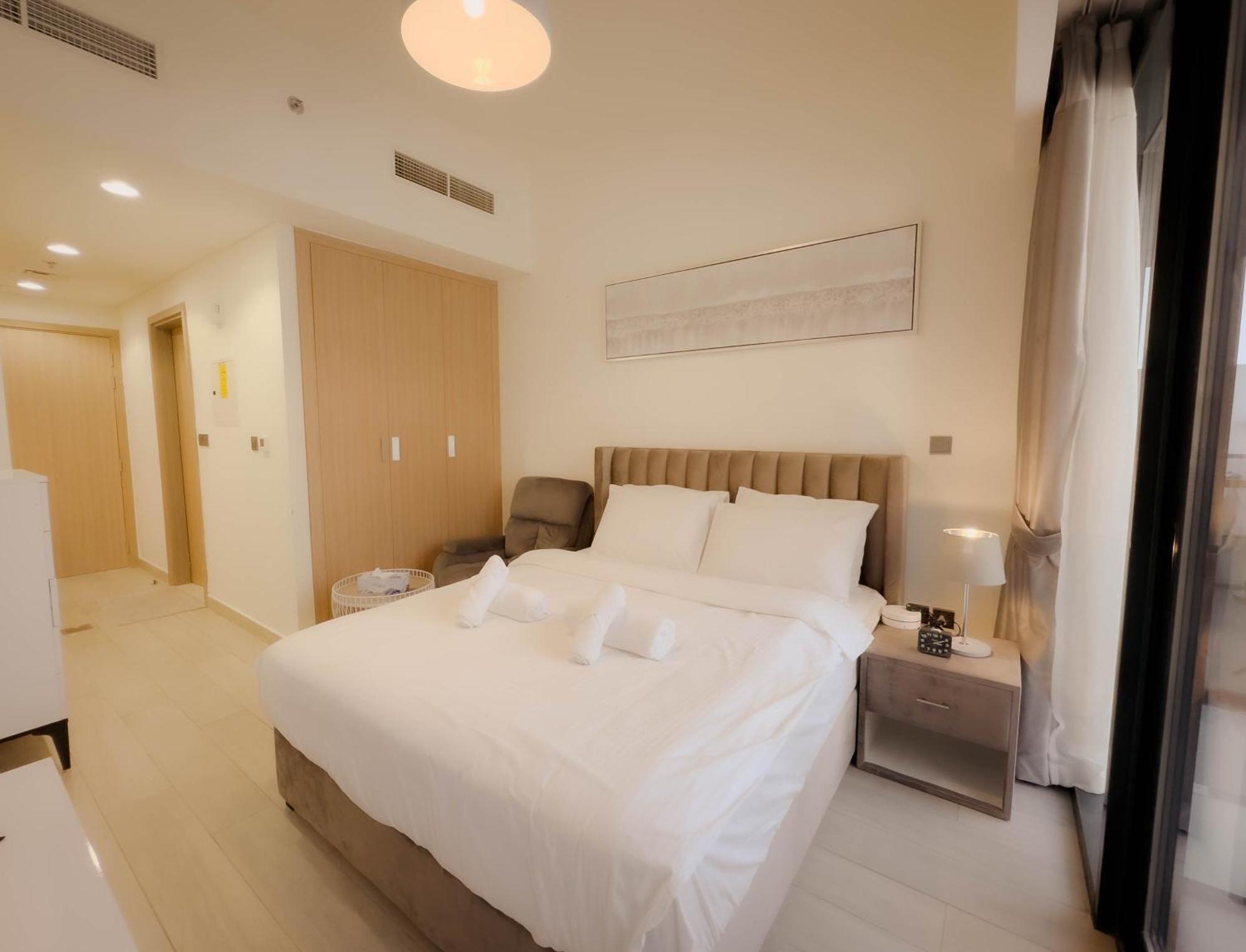Lavish 10 Min Downtown Apartamento