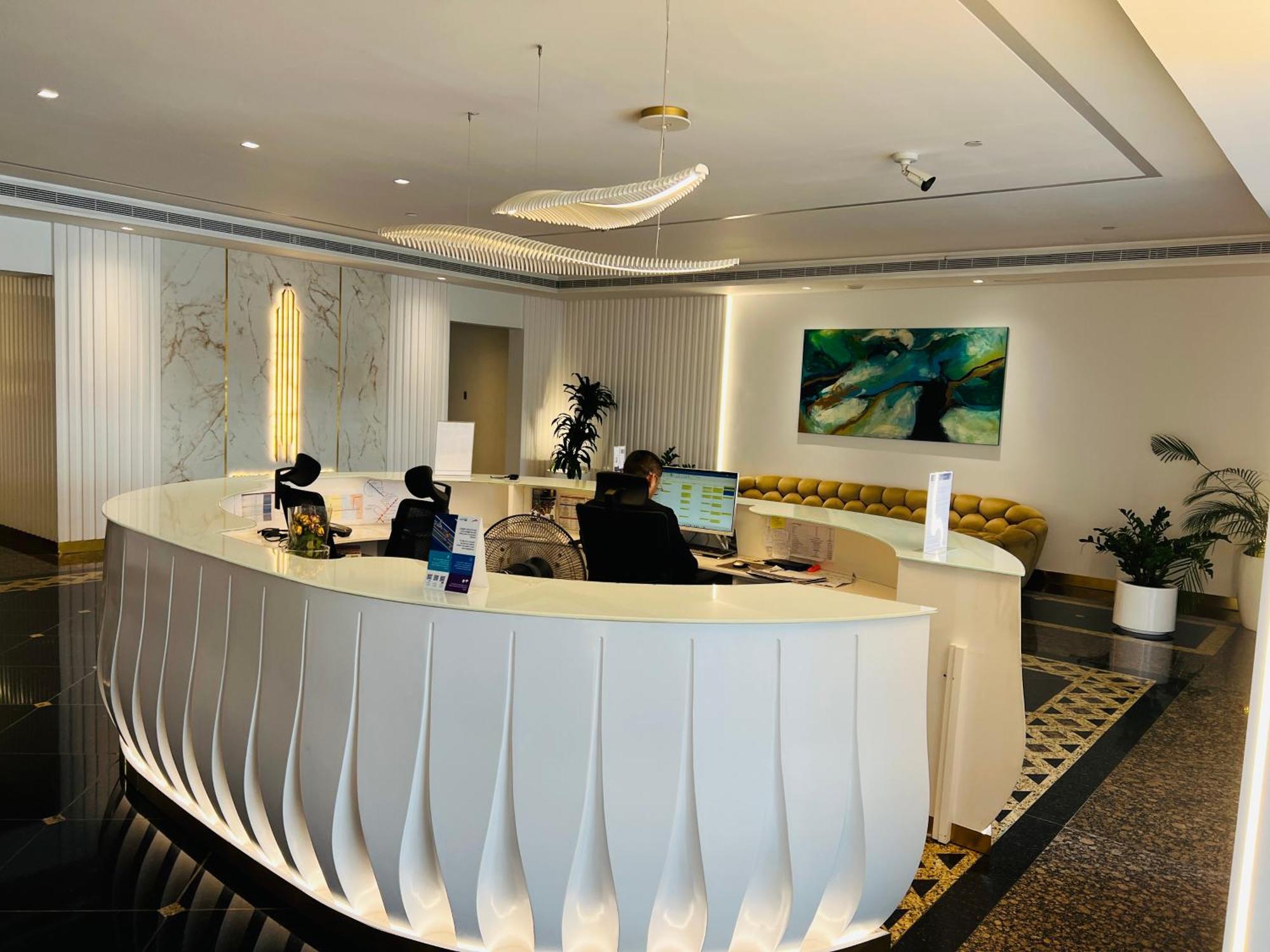 Opp And Club, Next To Marina Walk, Luxury *