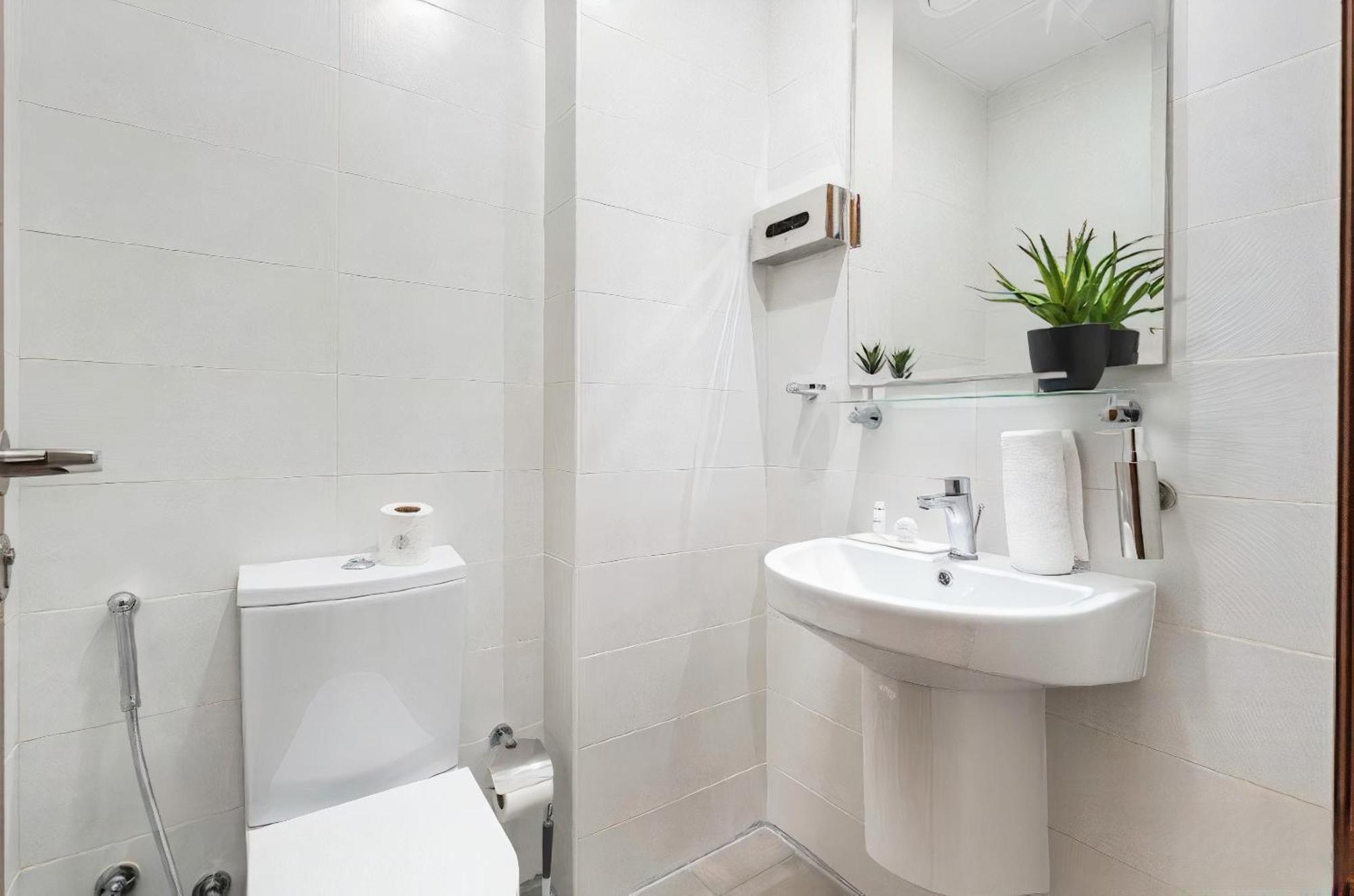 Lejlighed Dunya Tower Luxury And 2 Min Walk To Mall And Burj Khalifa In Heart Of Downtown *