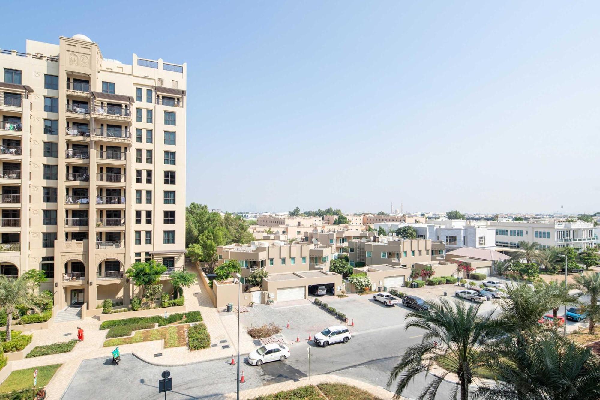 Frank Porter - Lamtara 3 Apartemen