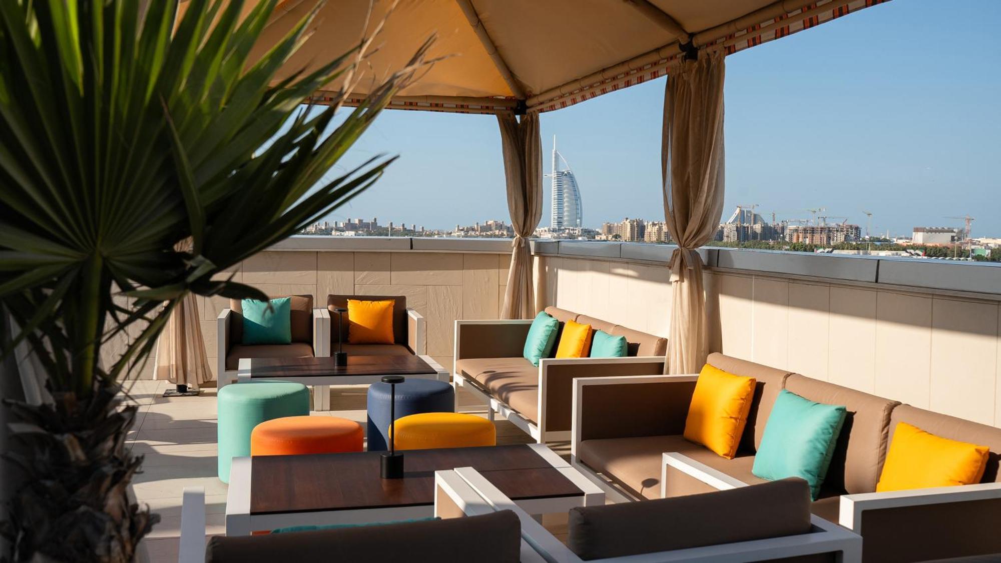 Hotel Al Barsha By Ihg 4*