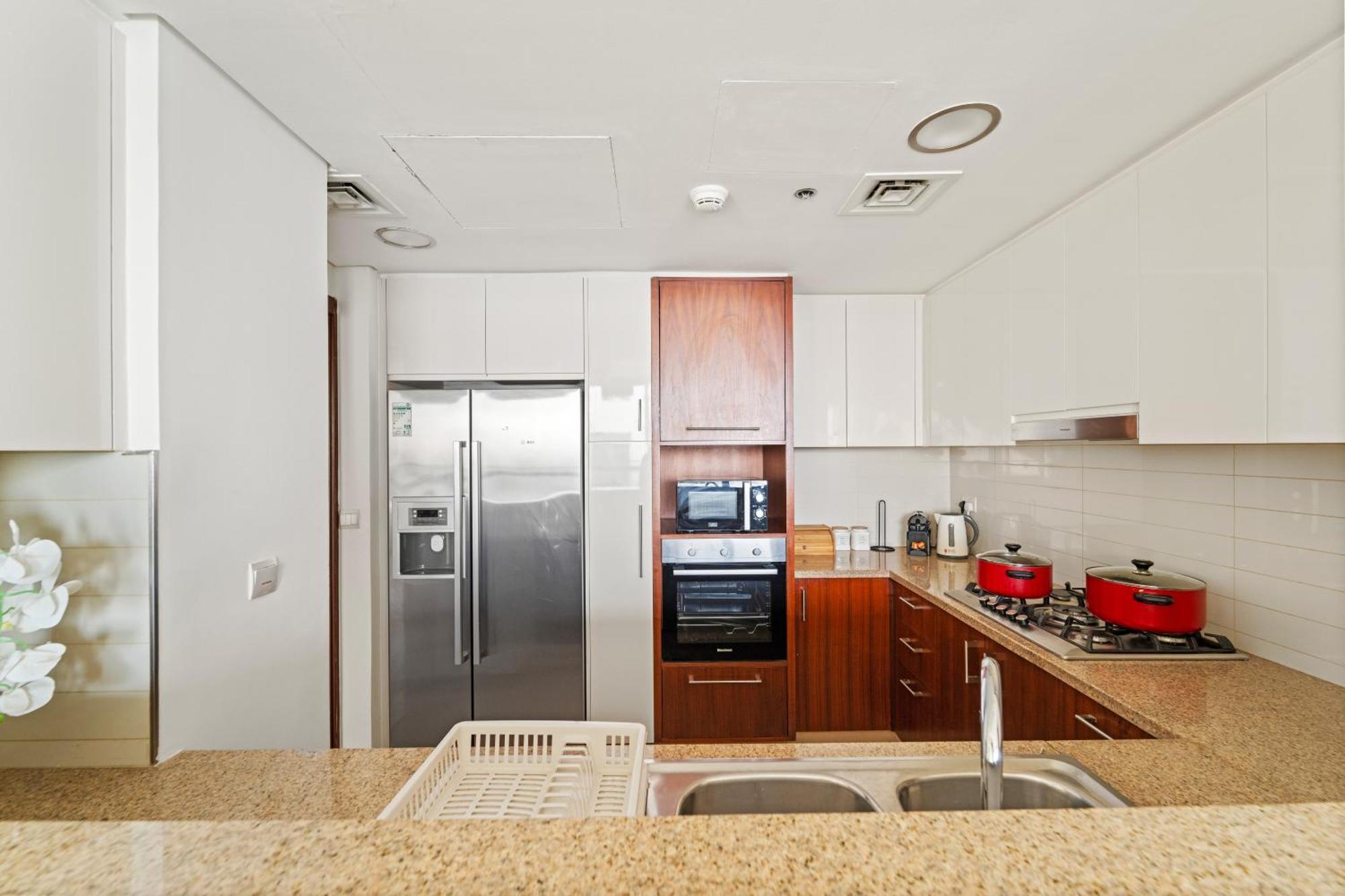 First Class 2br With Full Skyline & Sea View *