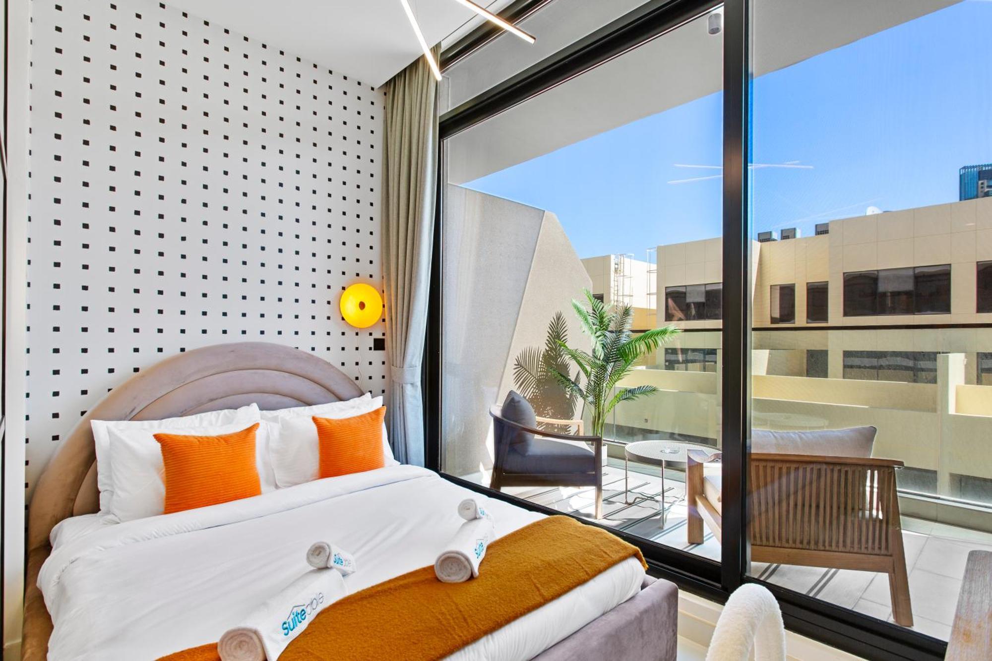 Sleek Brand New In Loci Jvc Appartement *