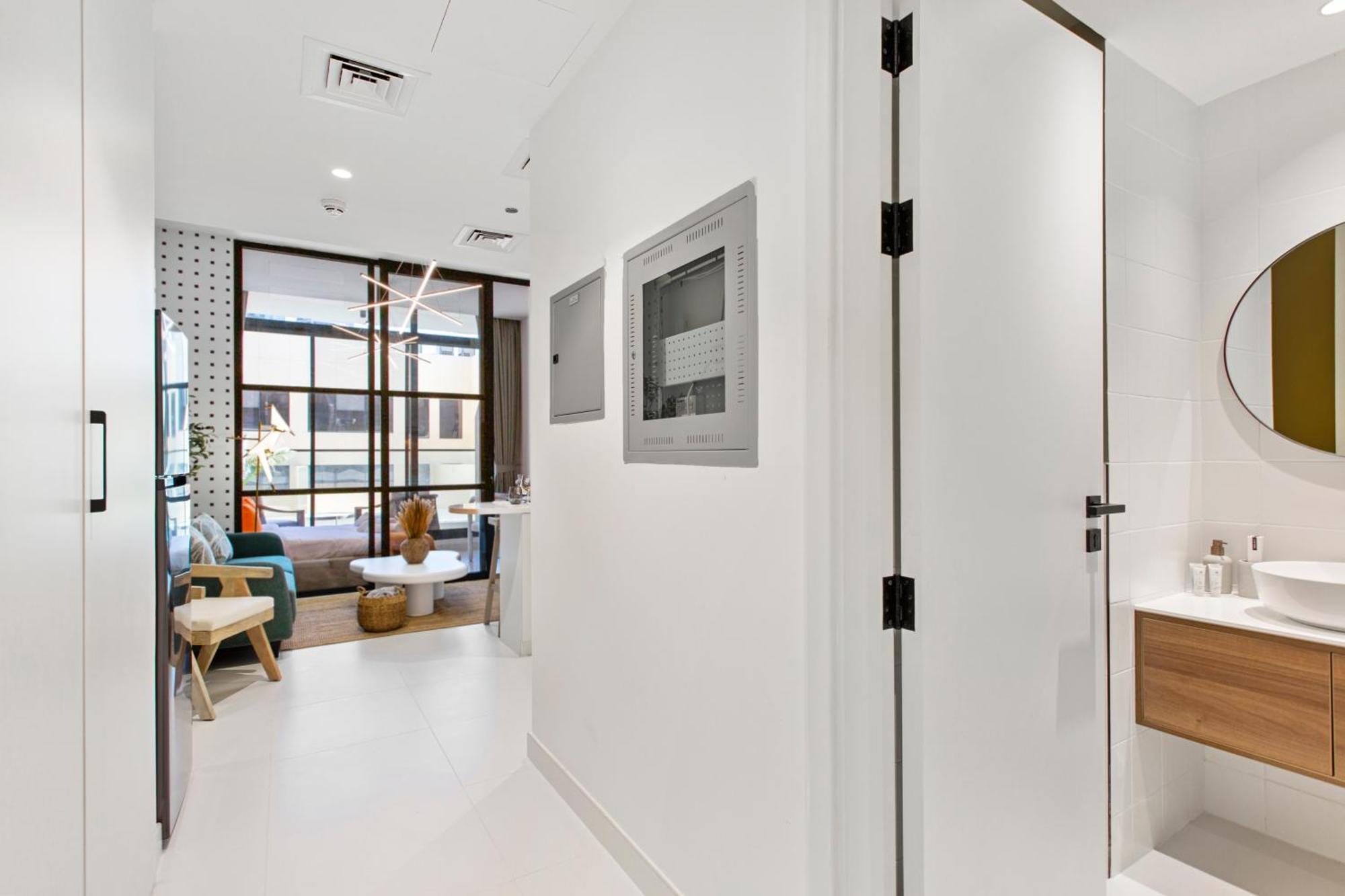 Appartement Sleek Brand New In Loci Jvc *
