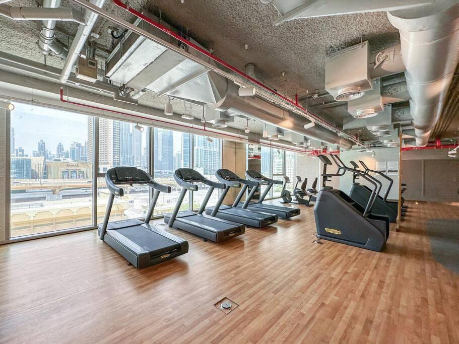 2br With Gym, Yoga And Tennis Court *