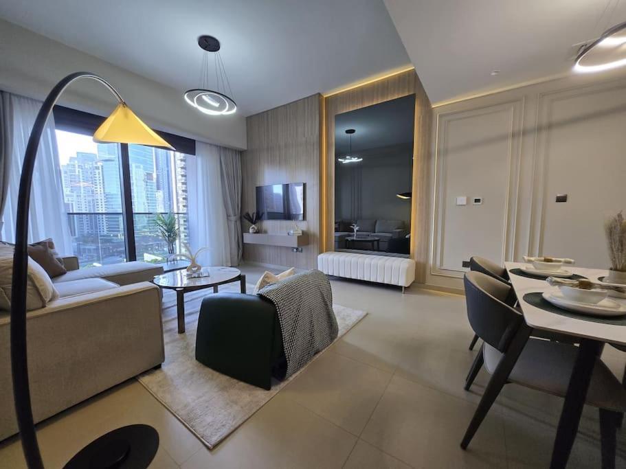 Luxury 1br Burj Khalifa View Walk To Mal Appartement *