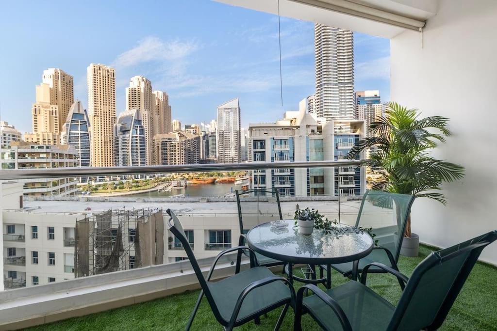Royal Marina Experience Lavish 2br Waterfront View Appartement *