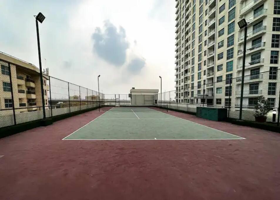 Royal Marina Experience Lavish 2br Waterfront View Appartement