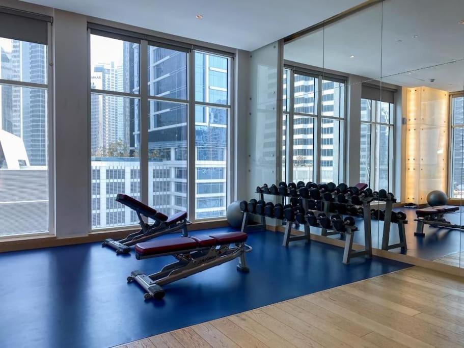 Apartamento Chic With Balcony - Canal Bay & Pool Views
