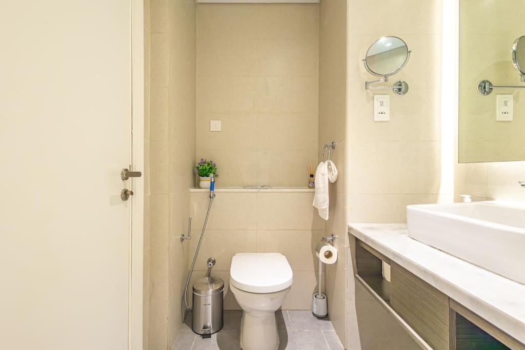 Apartamento Chic With Balcony - Canal Bay & Pool Views *