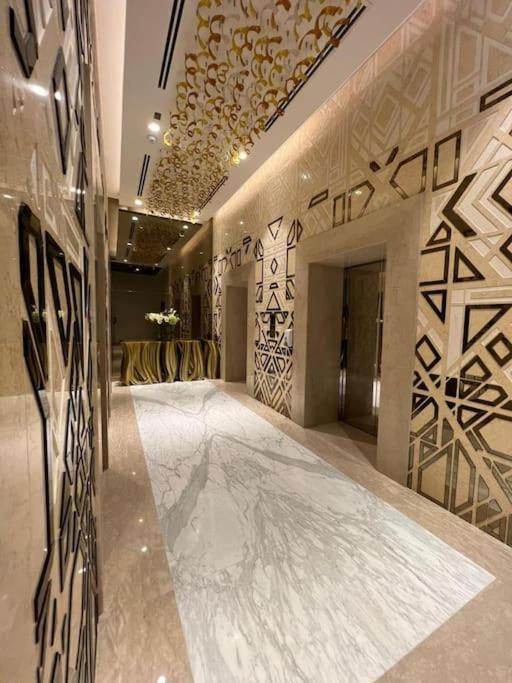 Chic With Balcony - Canal Bay & Pool Views * Dubái