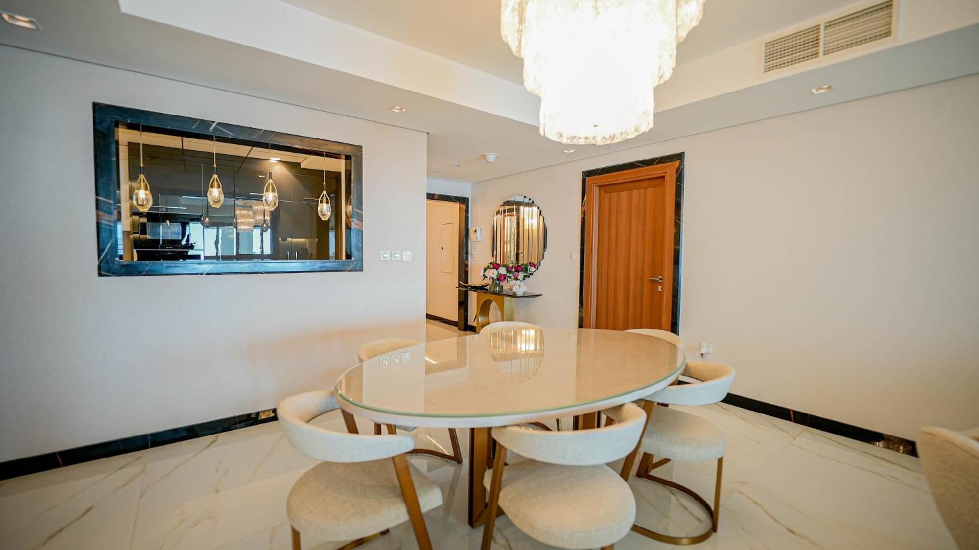 Lägenhet Stunning Infinite Sea View Three Bedroom Plus Maid's In Palm Jumeirah Dubai