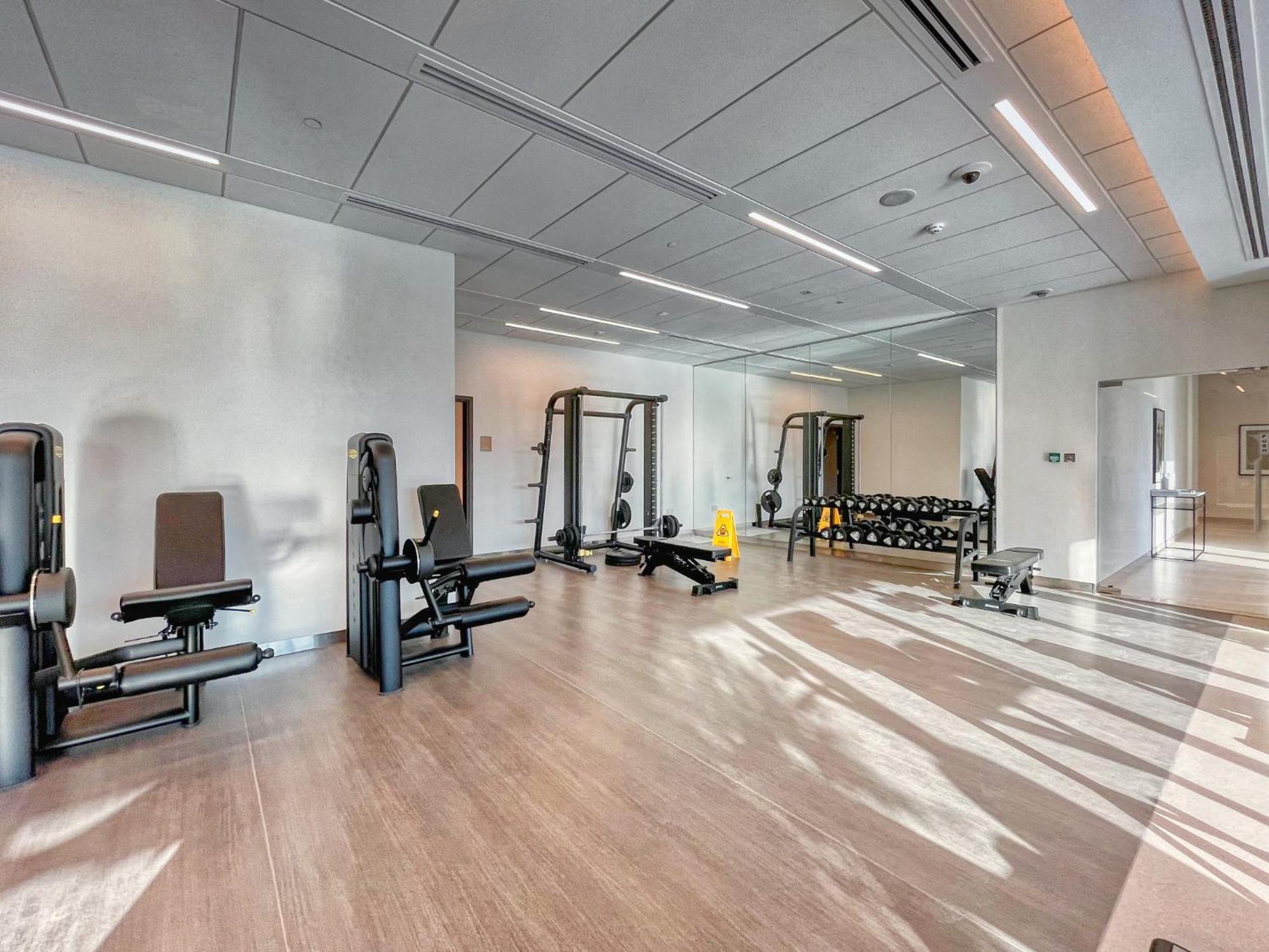 Classy Downtown Bliss With Mall Access Apartamento *