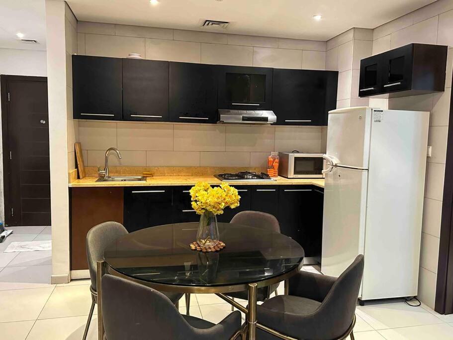 Cozy 1bhk Apartment-dubai Marina Dubái
