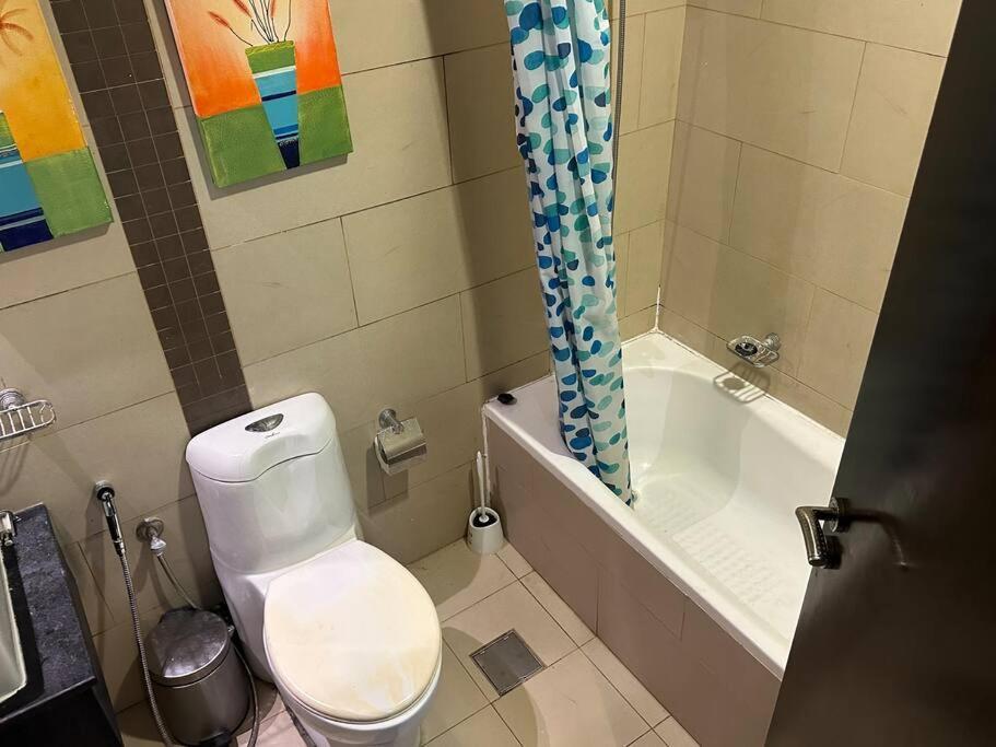 Cozy 1bhk Apartment-dubai Marina Dubái