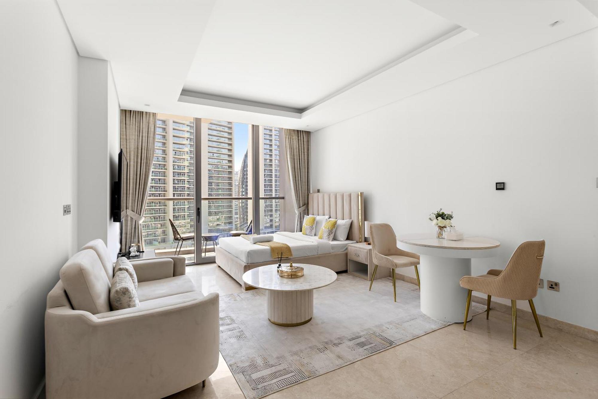 Modern In Sterling East *
