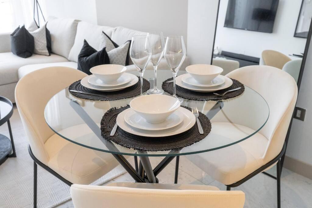 Apartment Exquisite In Downtown Burj Khalifa Views With Stunning Pool