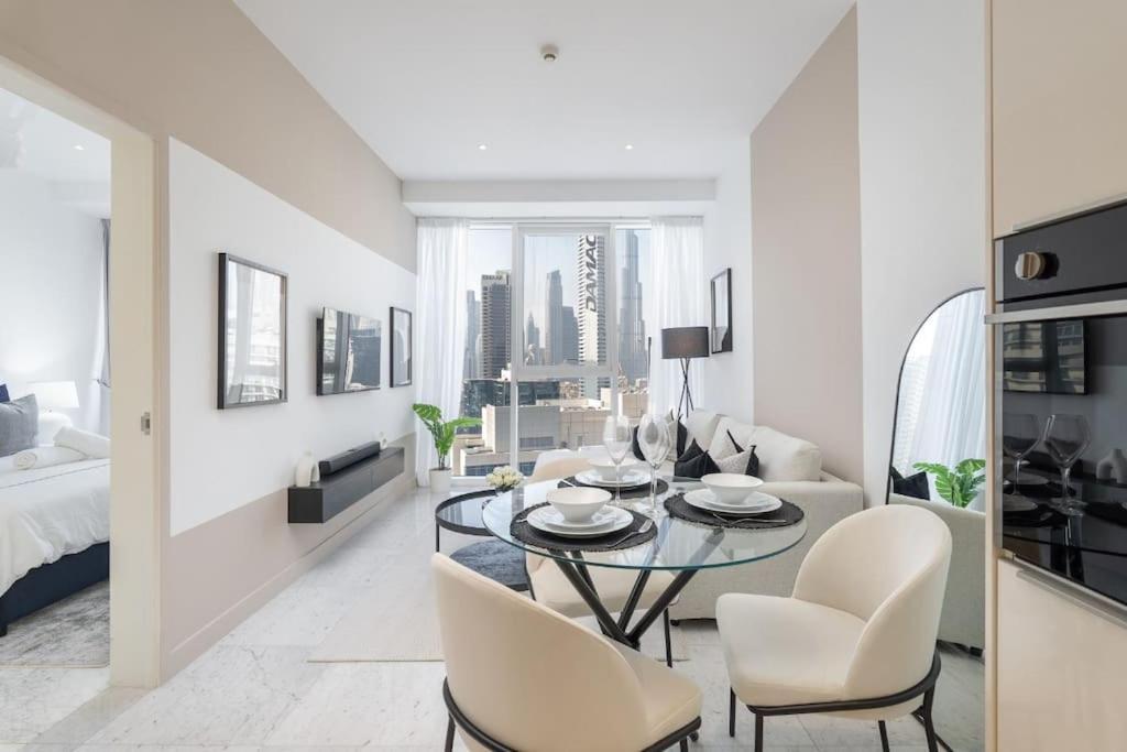 Apartment Exquisite In Downtown Burj Khalifa Views With Stunning Pool