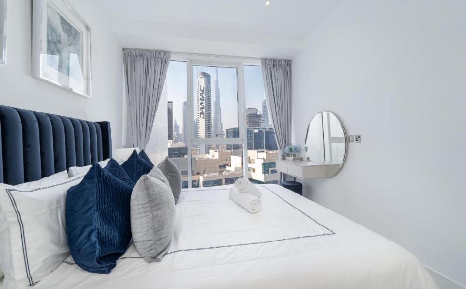 Apartment Exquisite In Downtown Burj Khalifa Views With Stunning Pool