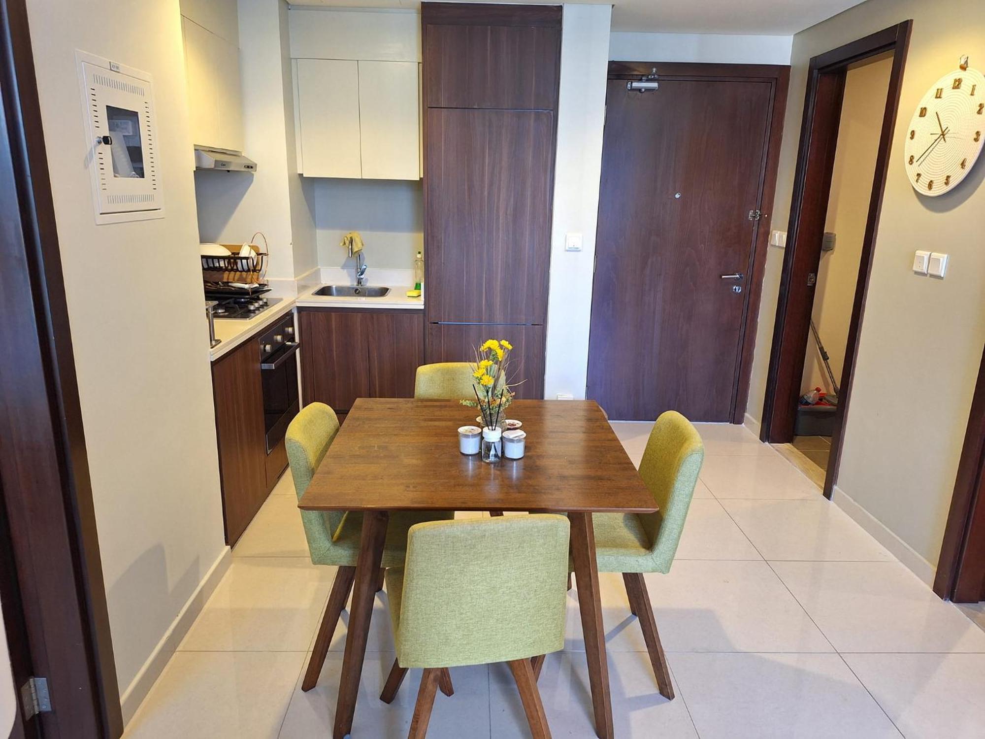 Burj Khalifa View! Modern 2br In Dubai's Business Bay Apartemen *