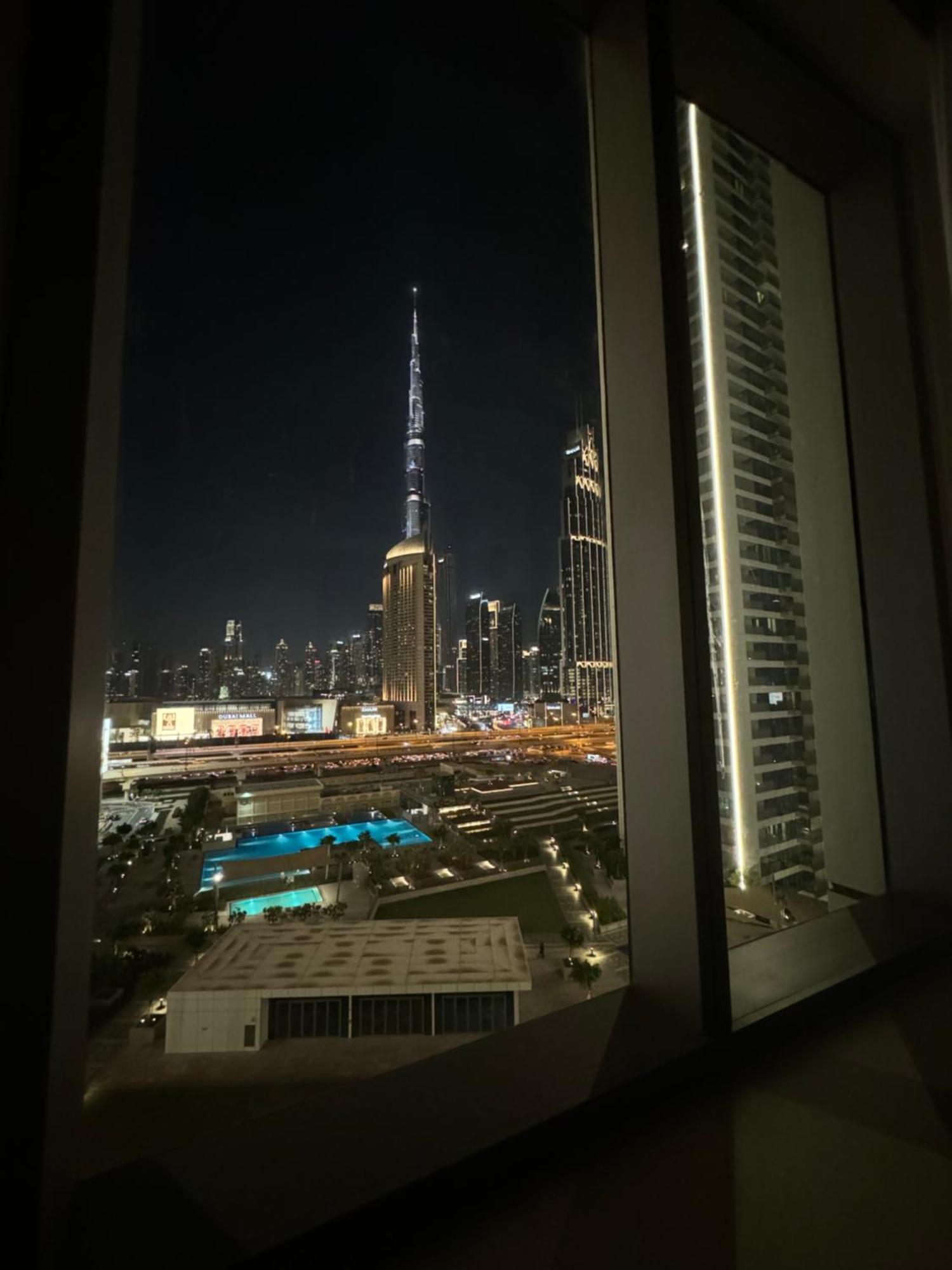 Mall Connected! Amazing Burj Khalifa View! Excellent Pool & Gym Access! *