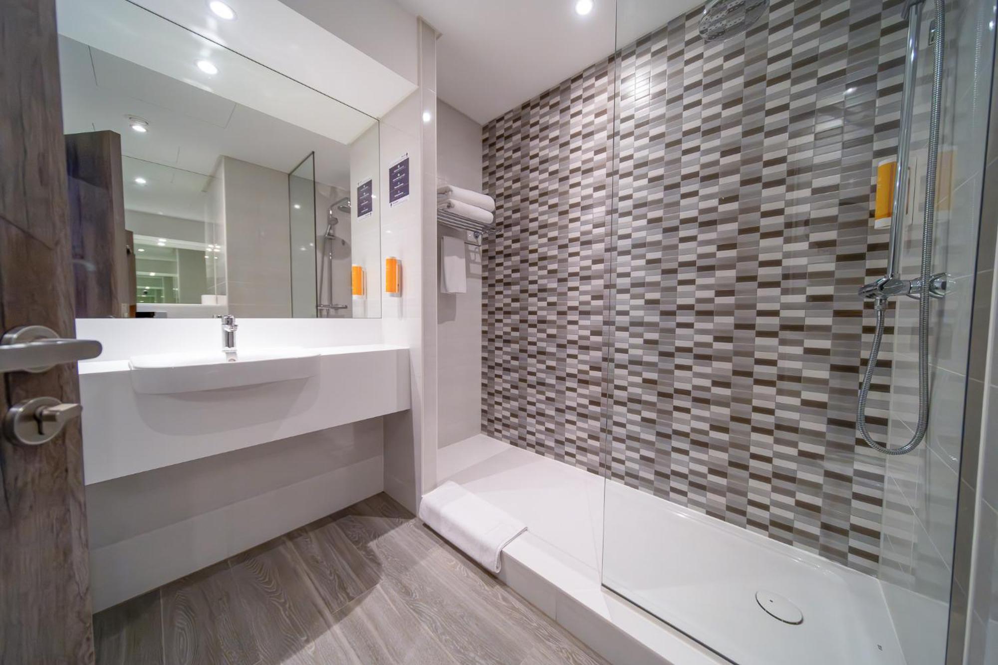 Hotel Premier Barsha Heights