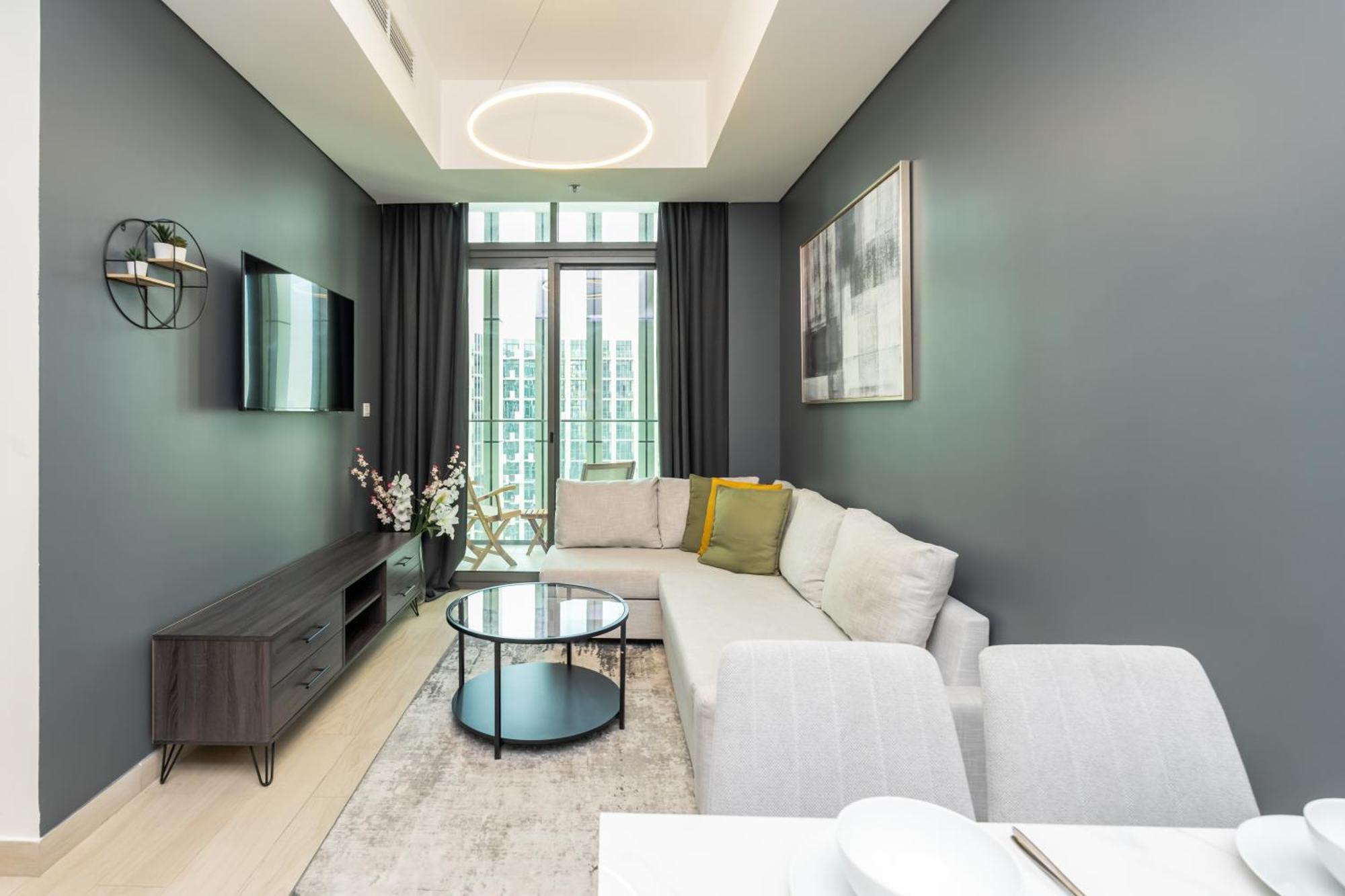 Modern Near Dxb Airport Sleeps 4 Dubai