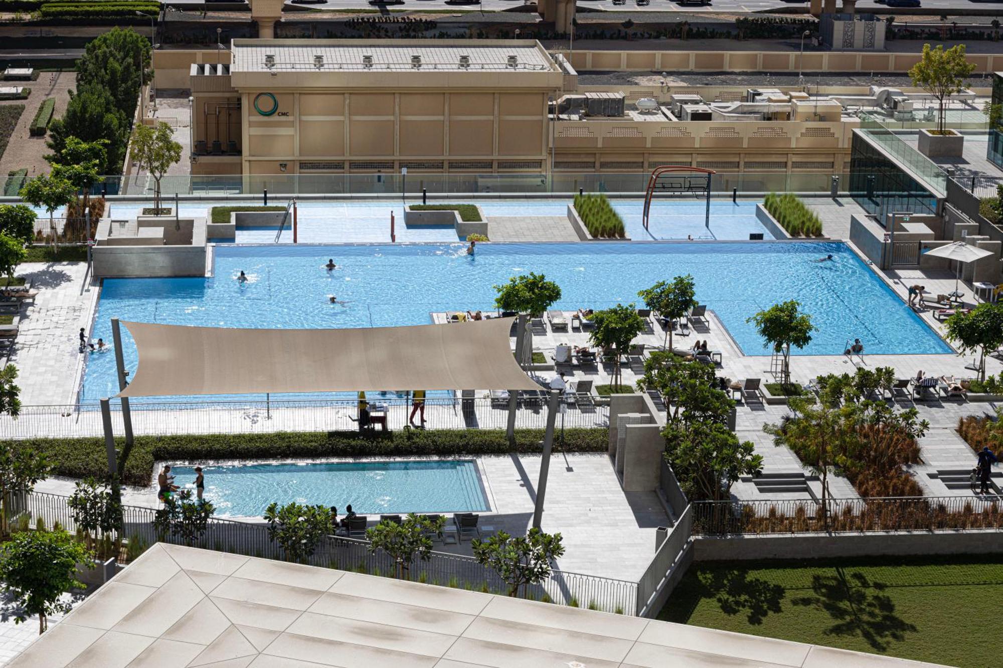 Mall Connected! Amazing Burj Khalifa View! Excellent Pool & Gym Access!