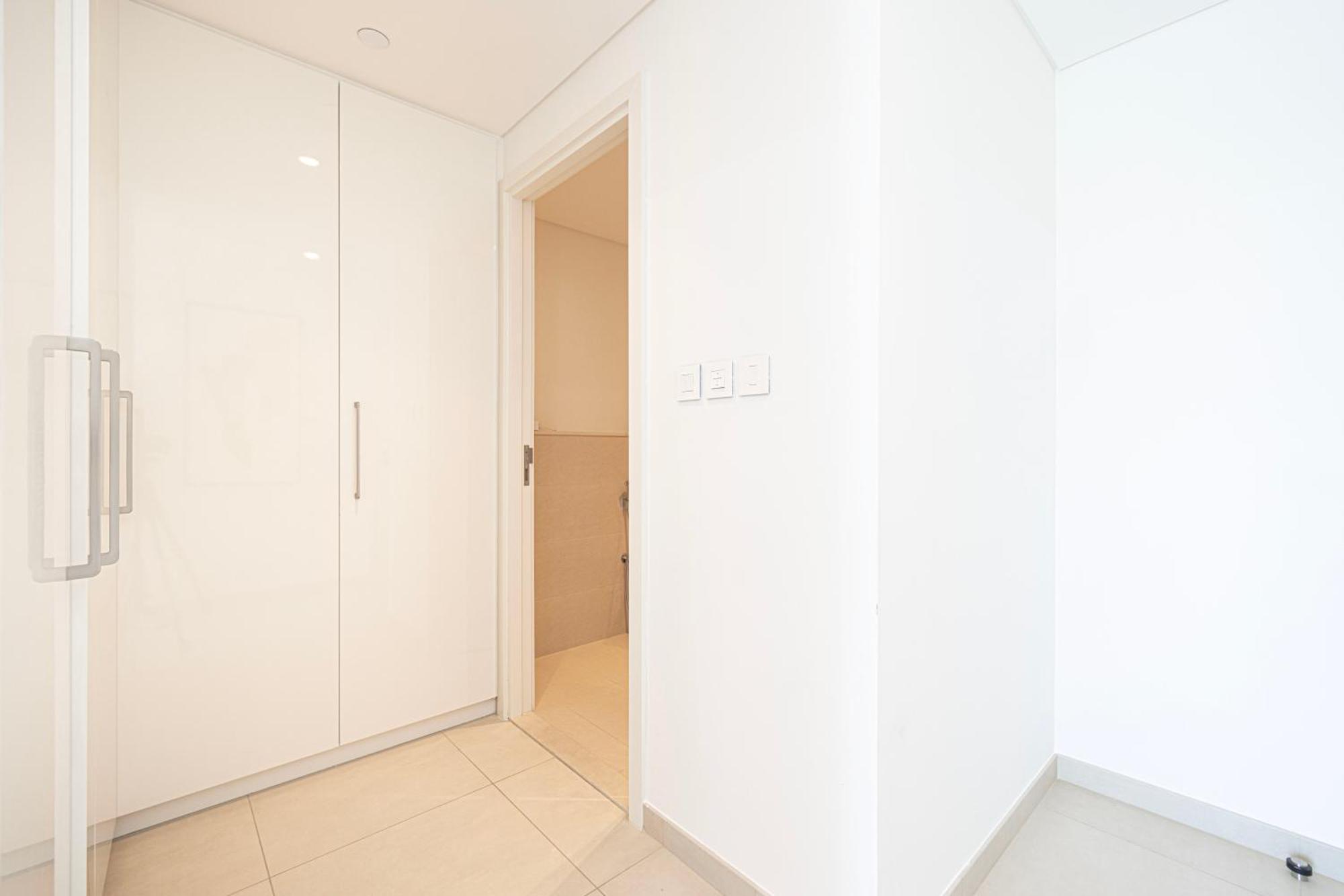 Mall Connected! Amazing Burj Khalifa View! Excellent Pool & Gym Access! Appartement