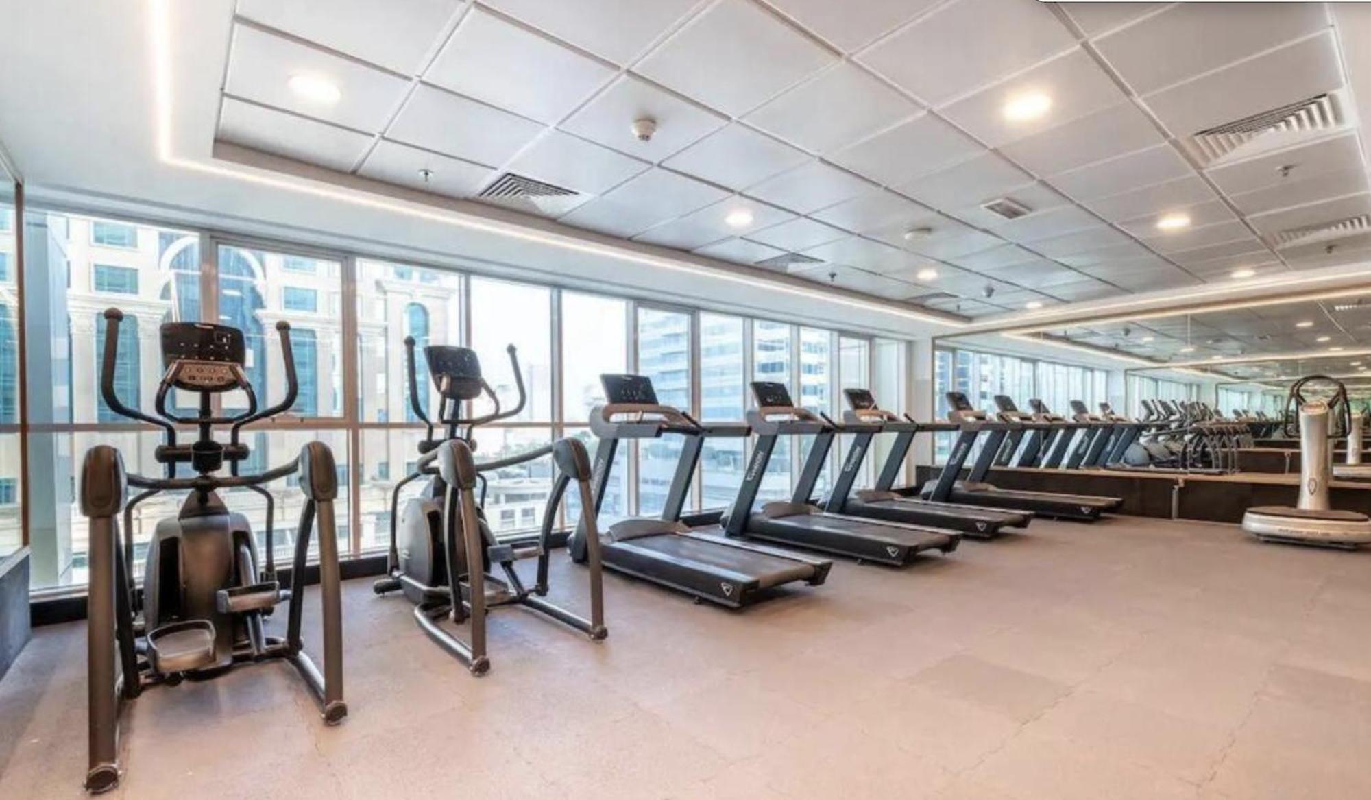 Spacious Upgraded & Elegant - 1br *