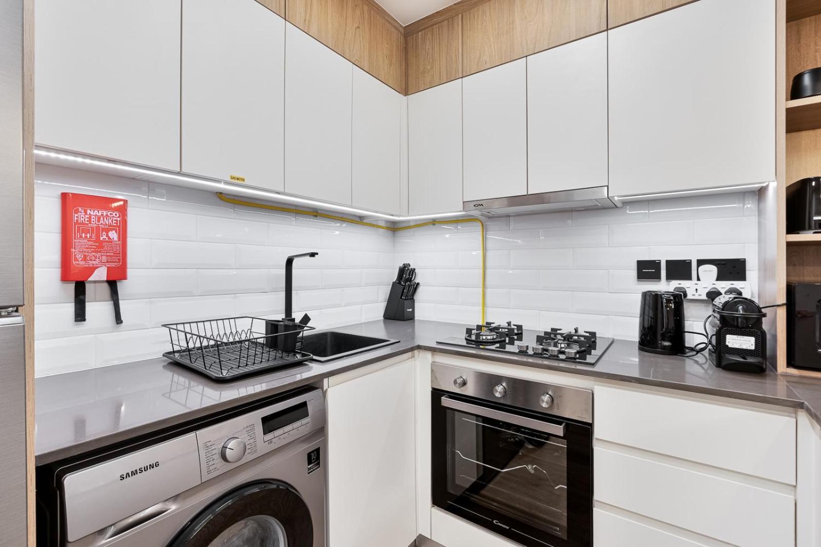 Modern With Pool, Gym And Bbq Area Appartement