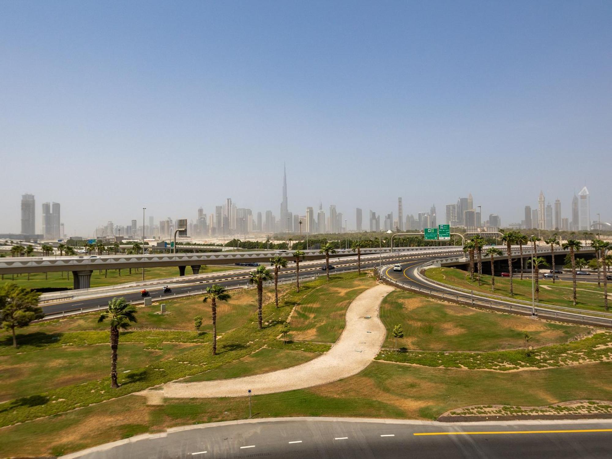 Modern Near Dxb Airport Sleeps 4 * Dubai