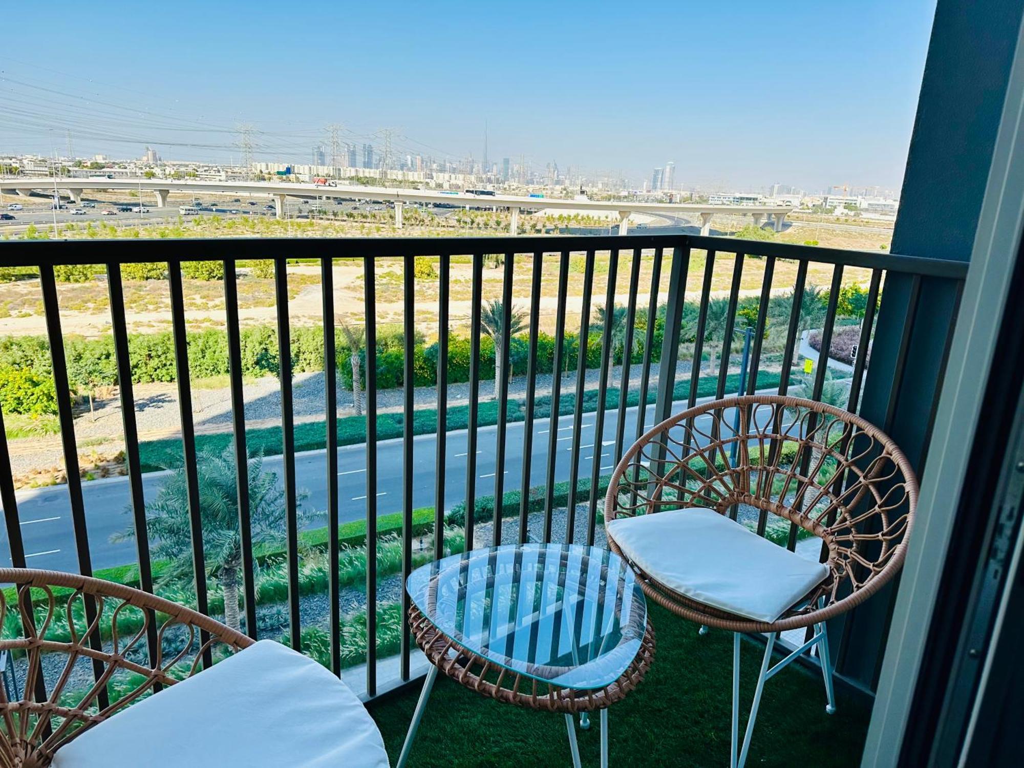 Sunny 1 Bedroom In Hills Estate