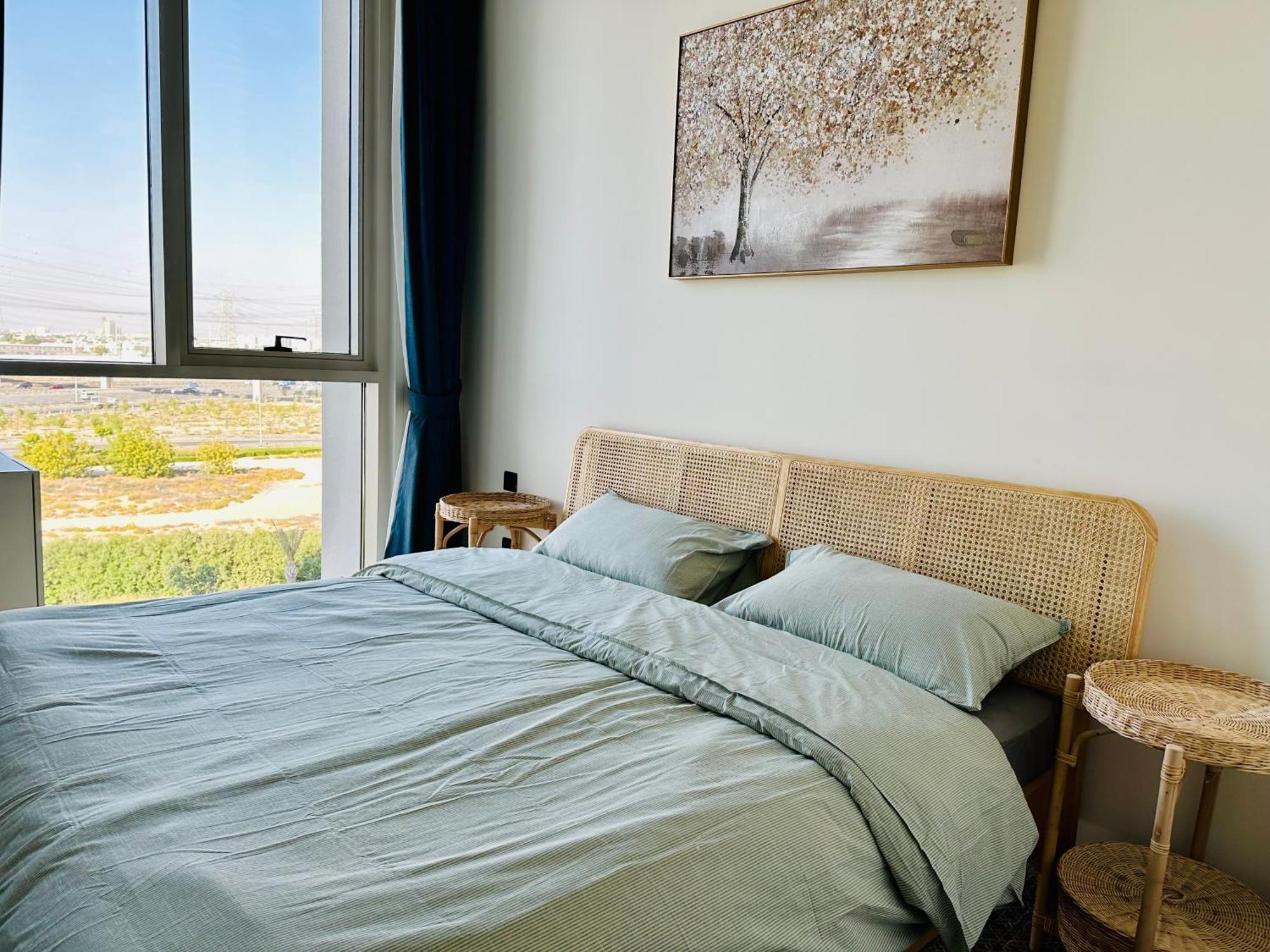 Sunny 1 Bedroom In Hills Estate * Dubai