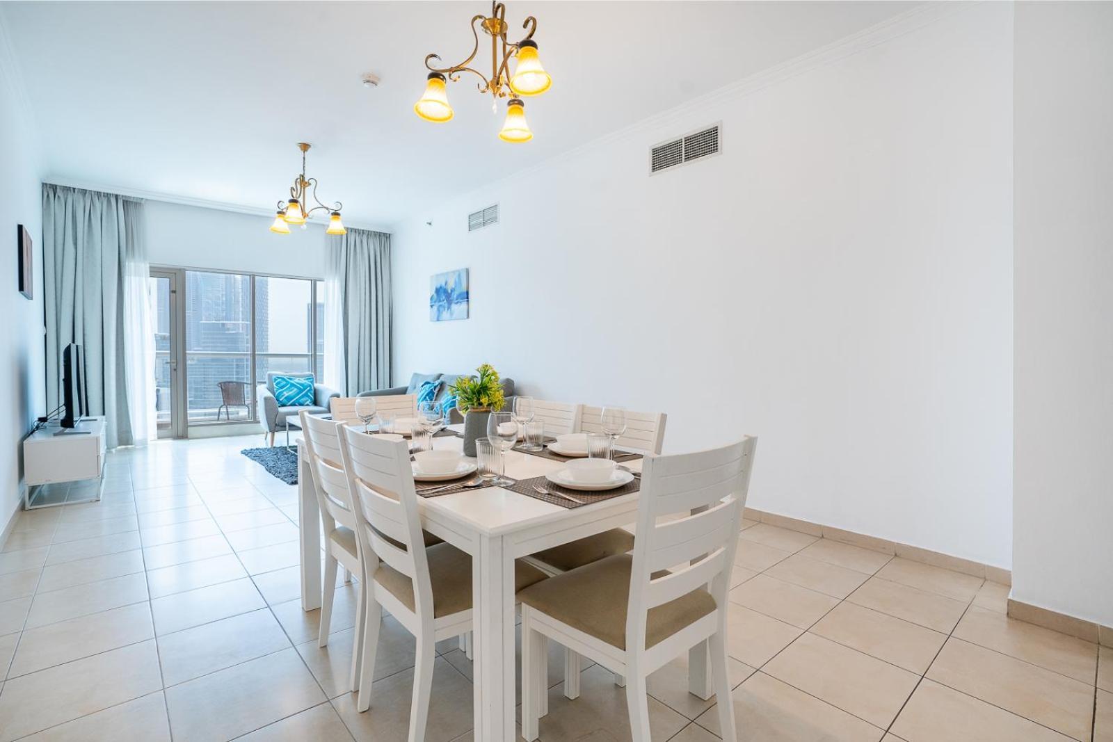 Apartemen Rh- Modern Elegance 2br, Prime Location, Walk To Mall Dubai