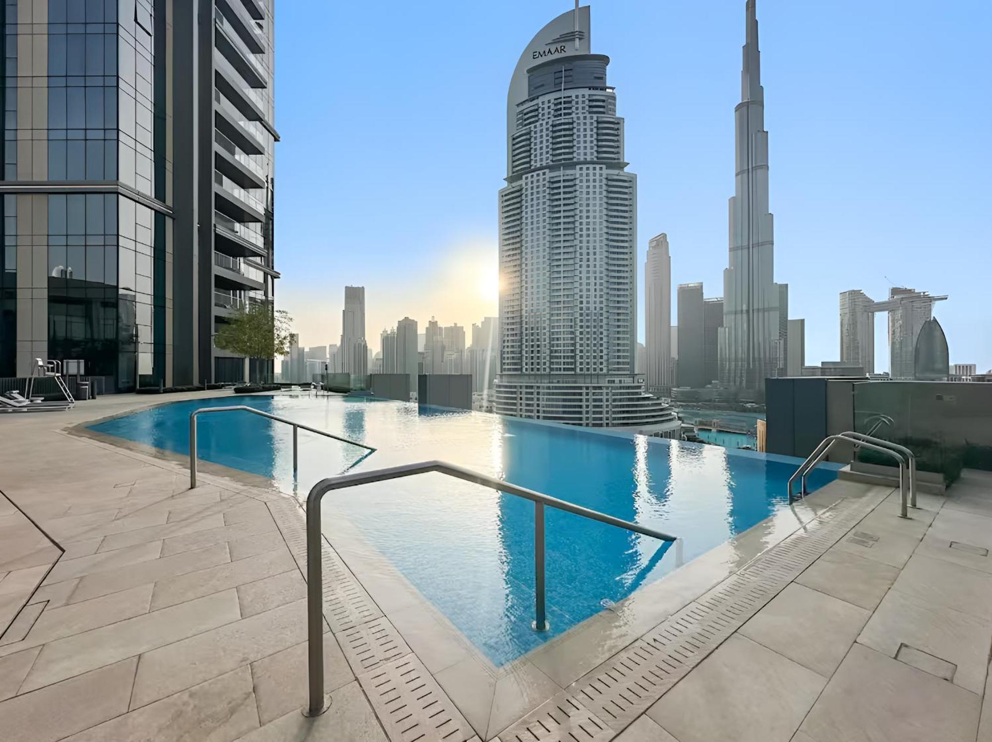Burj View Infinity Pool - Mall Connection Appartement Dubaï