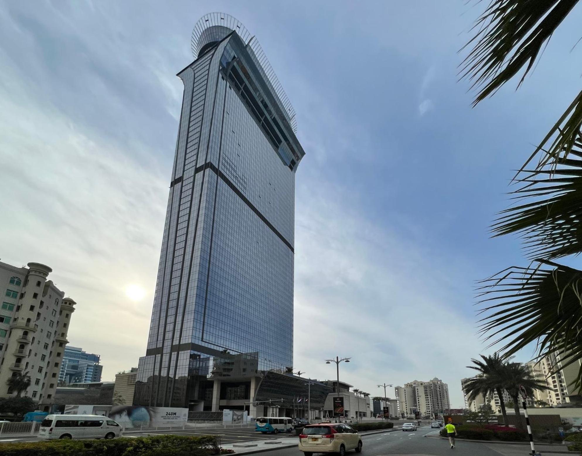 Apartment Palm Tower Where Luxury & View Meet In One Place