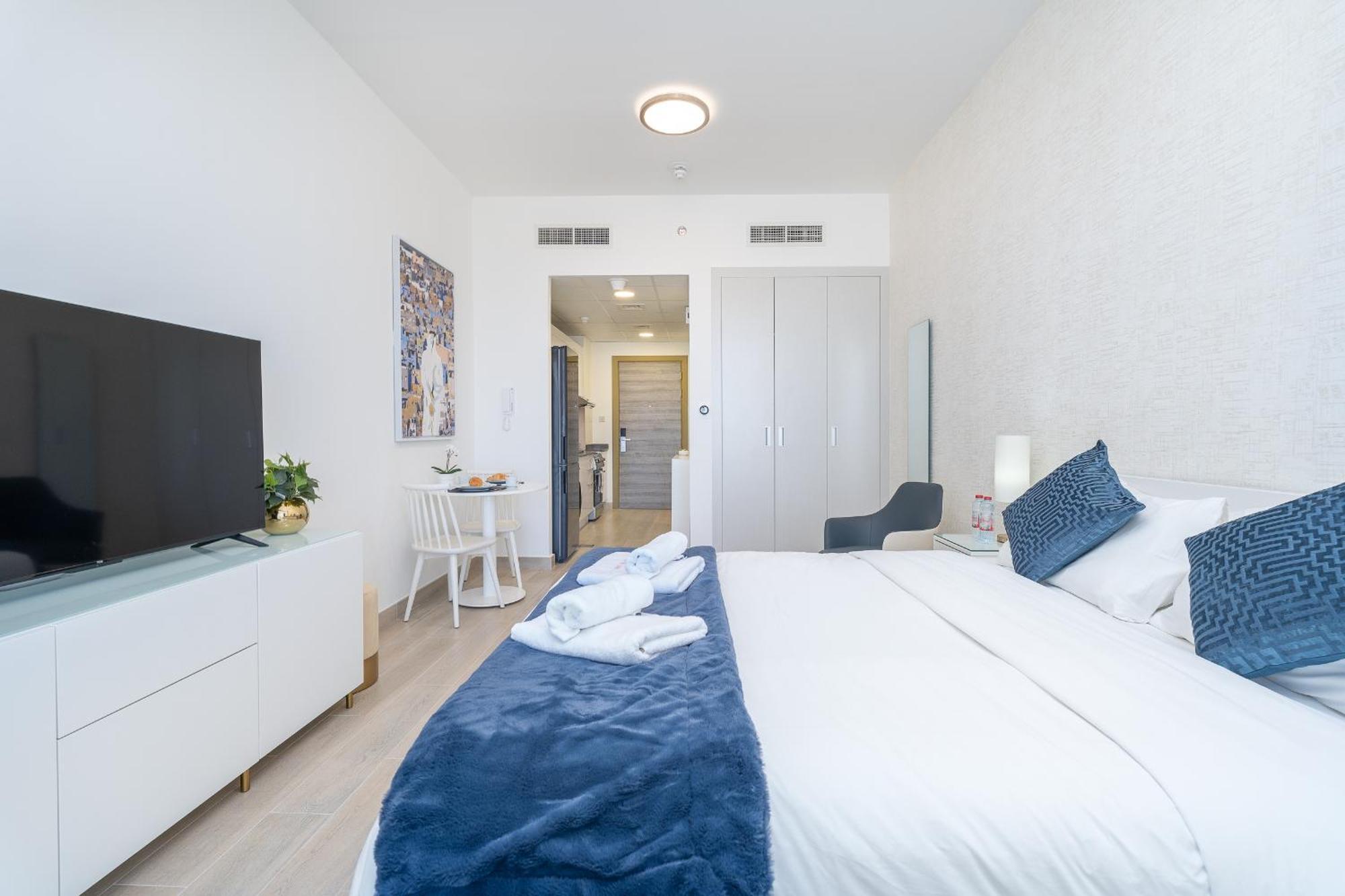 Apartamento Marina & Downtown Views In Modern - Jvc Dubái