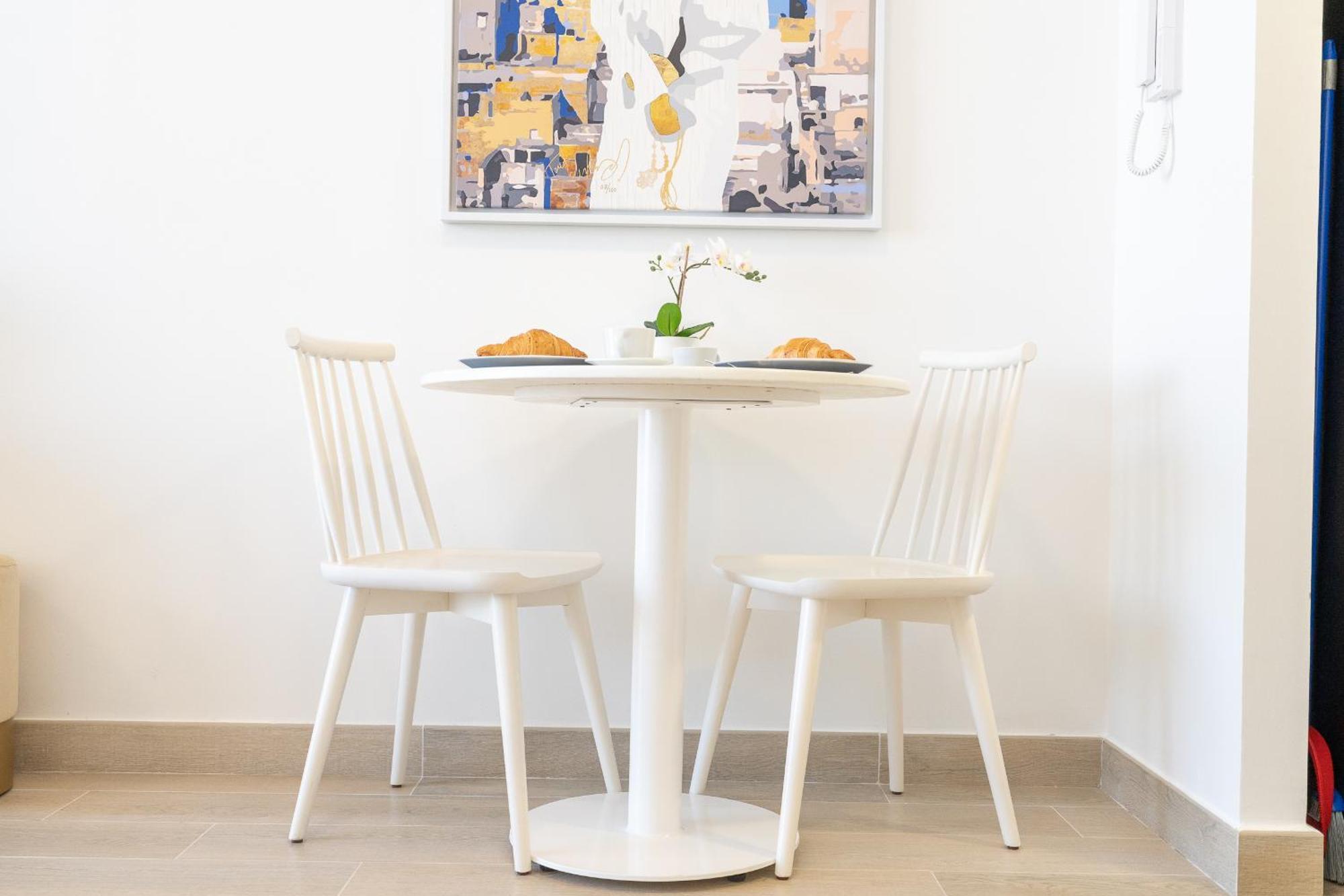 Marina & Downtown Views In Modern - Jvc