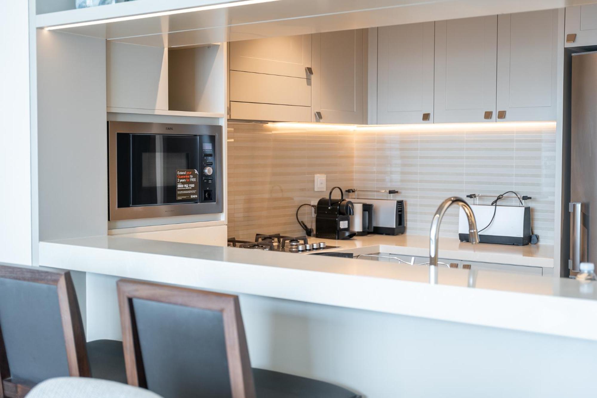Elegant 1br With Burj Khalifa Views Apartment *