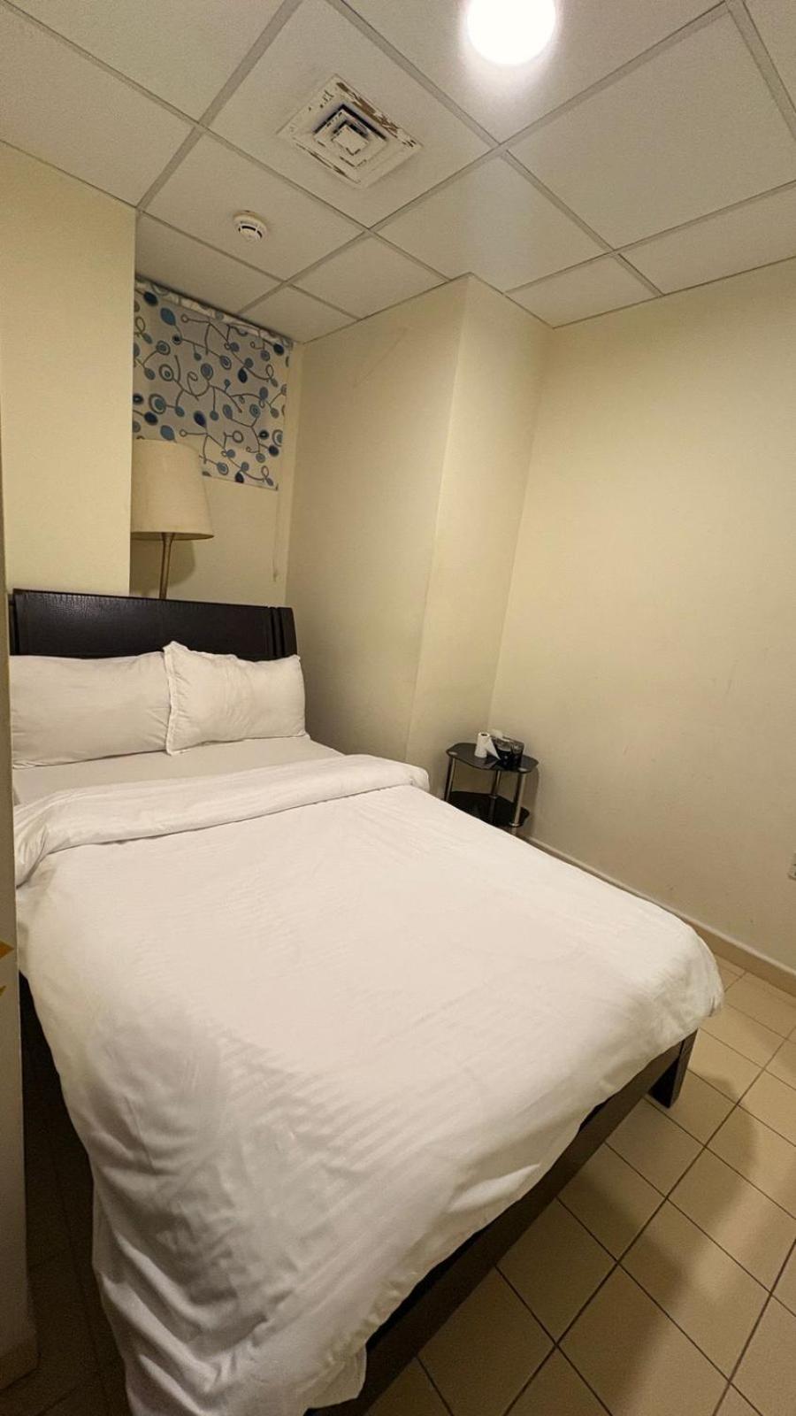 Capsule hotel Route 66 *