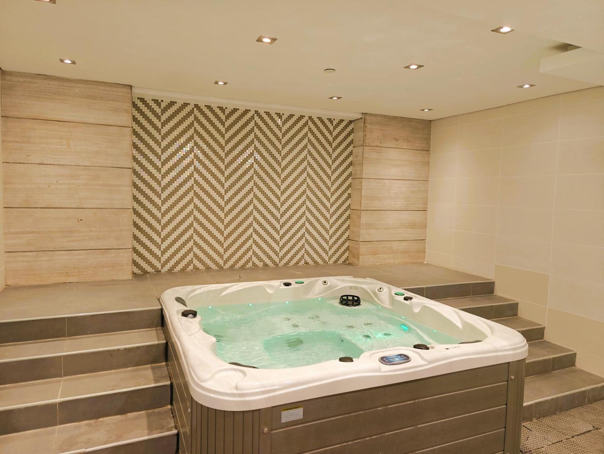 369 Stays- 2 Bedroom In Business Bay Dubai